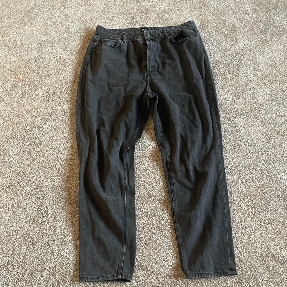 black bdg mom jean